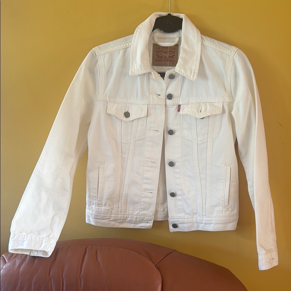 Levi’s White Denim Jacket women’s small